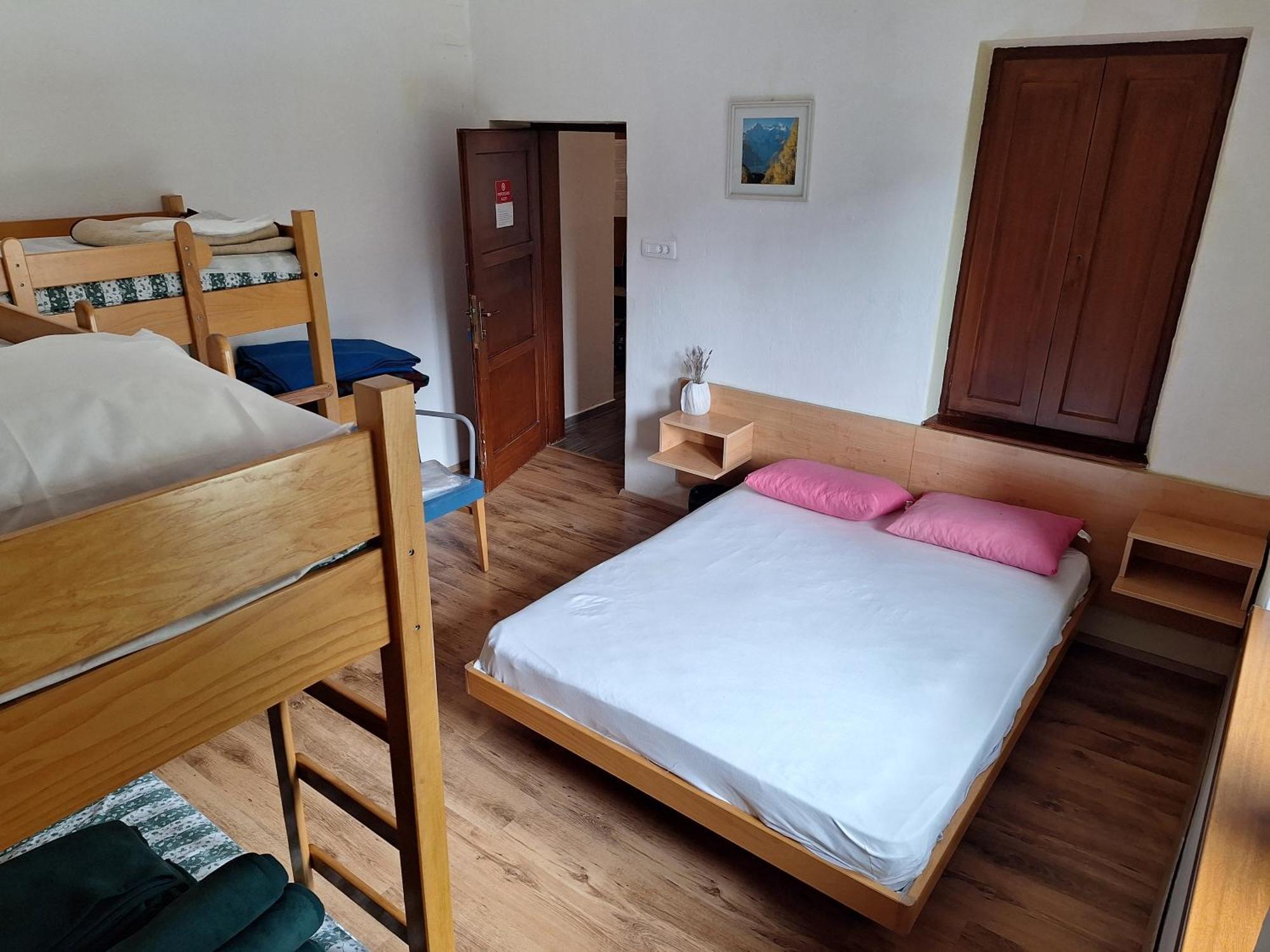 Dom Klementa Juga Hotel Lepena Ngoại thất bức ảnh